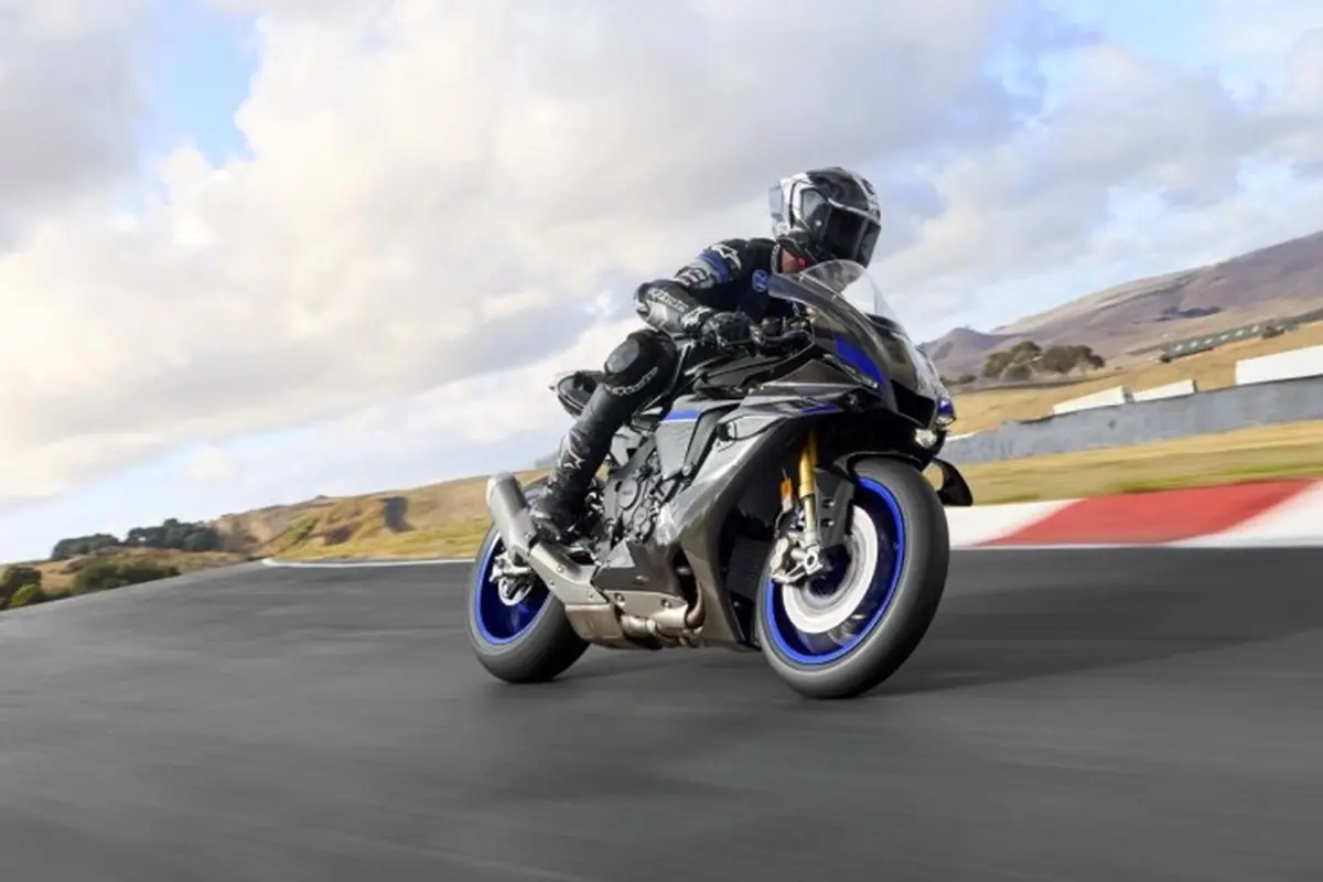 Yamaha Sport & Street — Street + Adventure