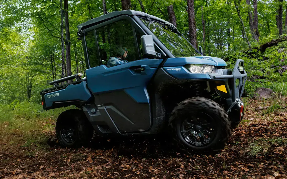 Can-Am Defender